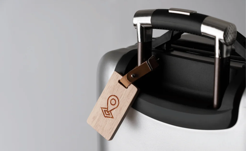 Luggage with location tag